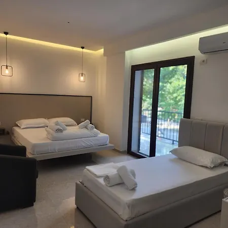 Eden Hotel *