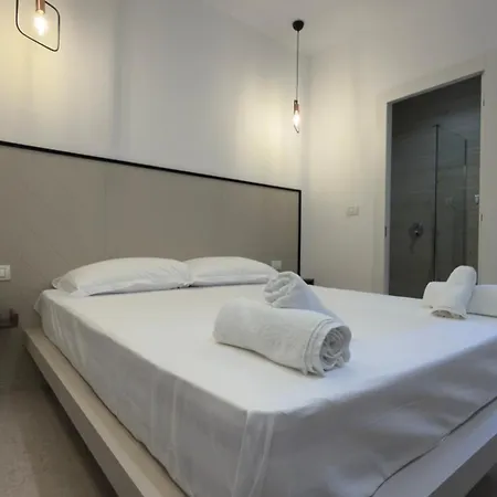 Eden Hotel *